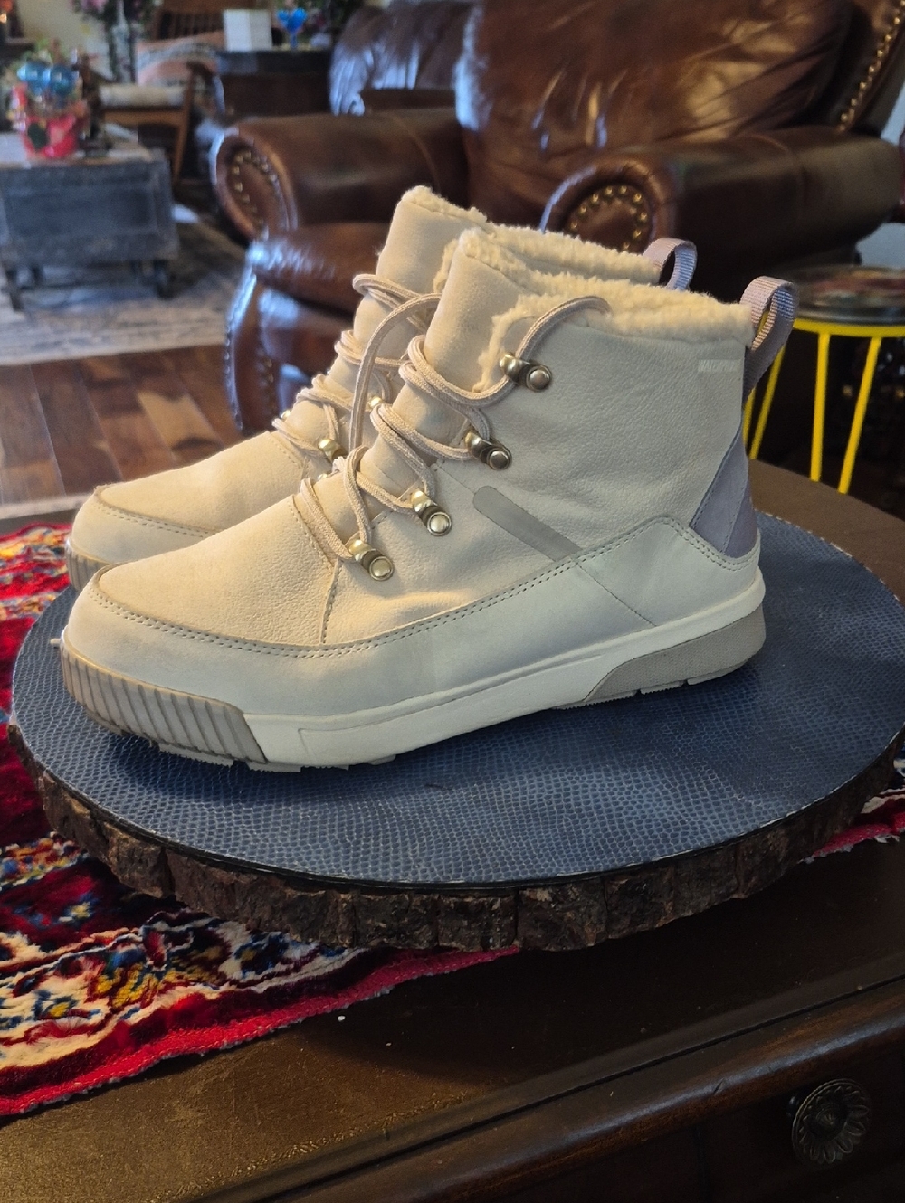 The North Face  Sierra Mid Lace Womens Hiking Boot Sz.7.    Suede..(#)